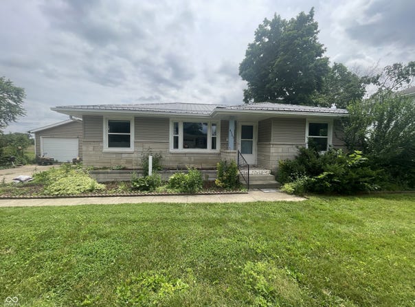 4363 Roosevelt Drive, Columbus, IN 47201