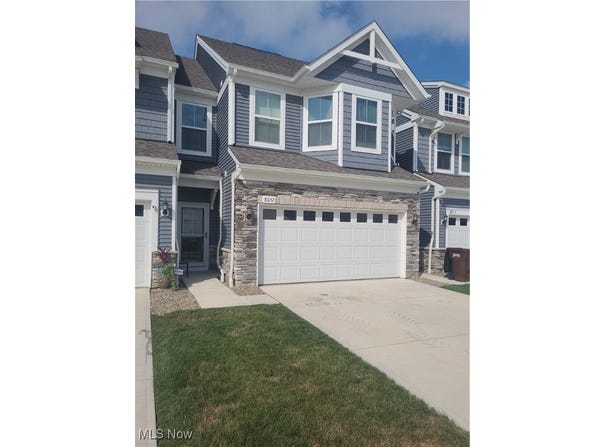 805 Dipper Lane unit: 2, Aurora, OH 44202