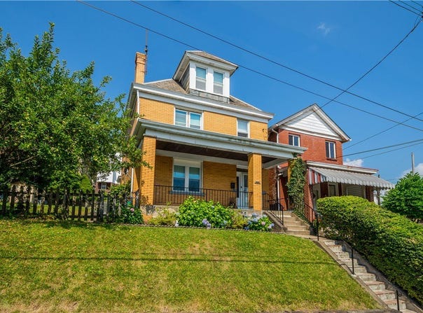 2102 Vodeli St, Beechview, PA 15216