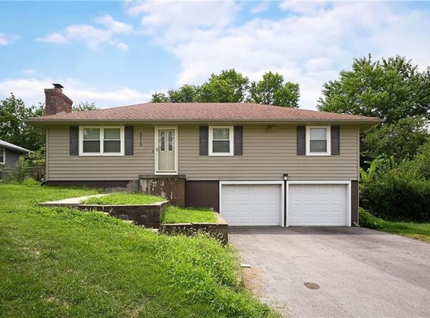 9515 W 47th Street, Shawnee, KS 66203