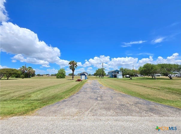 937 Bayview Drive, Palacios, TX 77465