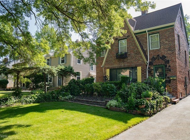 2323 Scholl Road, University Heights, OH 44118