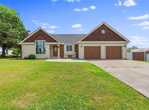 807 Seybold Road, Excelsior Springs, MO 64024