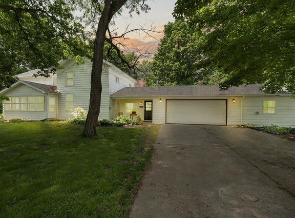 825 N Seminary Street, Roanoke, IN 46783