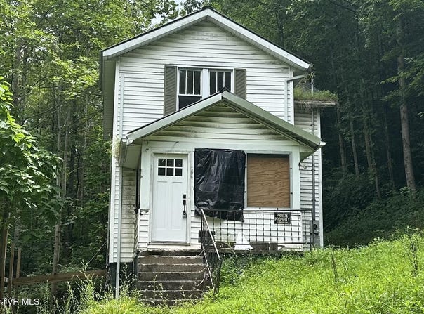 210 Callahan Avenue, Appalachia, VA 24216