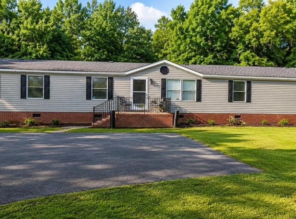196 Harbor Crest Drive, Waterloo, SC 29384