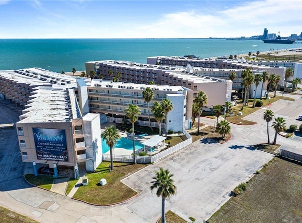 3938 Surfside Boulevard, Corpus Christi, TX 78402