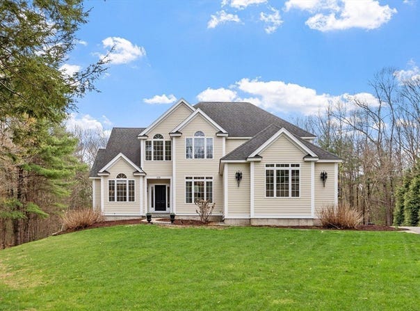 228 Devonshire Way, Lancaster, MA 01523