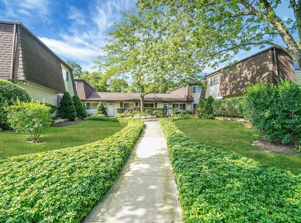 141 Feller Drive, Central Islip, NY 11722