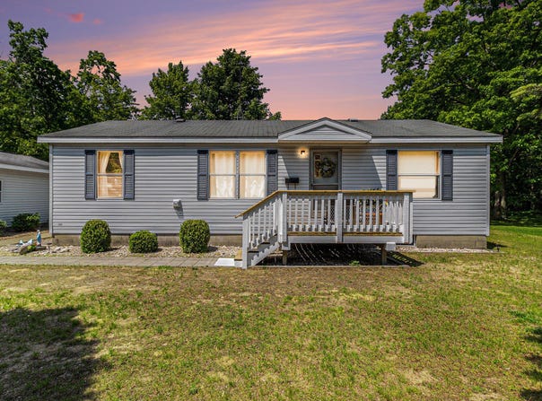 6288 W Dewey Road, Ludington, MI 49431