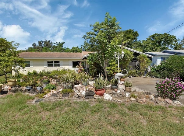218 S RIDGEWOOD AVENUE, DELAND, FL 32720