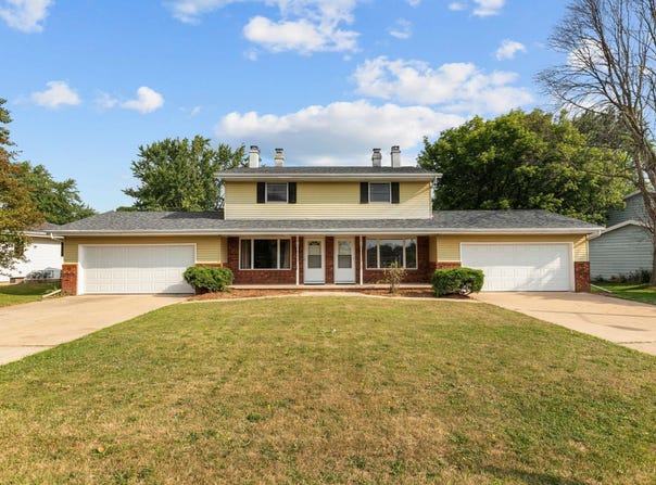 1014 E NORTHWOOD Drive, APPLETON, WI 54911-1548