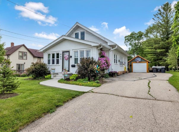 405 W Washington St, Waterford, WI 53185