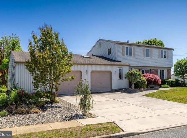 400 OVERBROOK AVENUE, GLASSBORO, NJ 08028