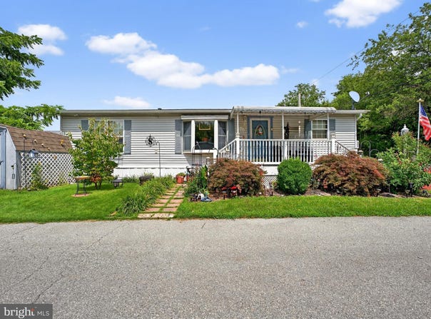 885 CYPRESS AVENUE, SPRING CITY, PA 19475
