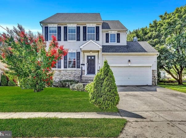 30 E 5TH STREET, BURLINGTON, NJ 08016