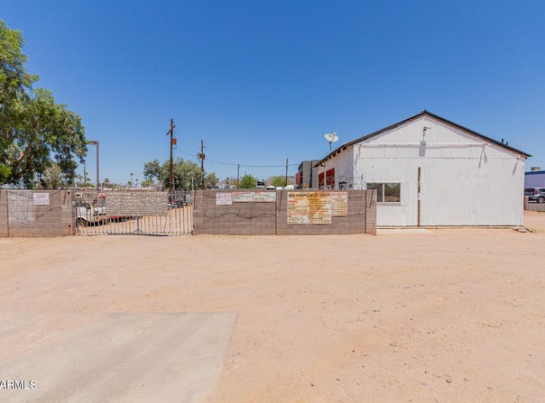2244 W APACHE Trail, Apache Junction, AZ 85120