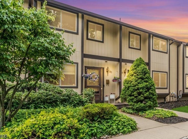 90 Chelsea Way, Bridgewater Twp., NJ 08807-3450