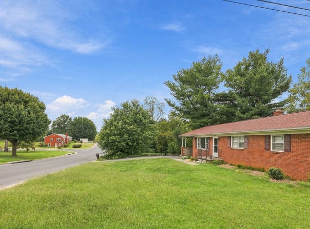 1195 Westmoreland Dr, Harrisonburg, VA 22801