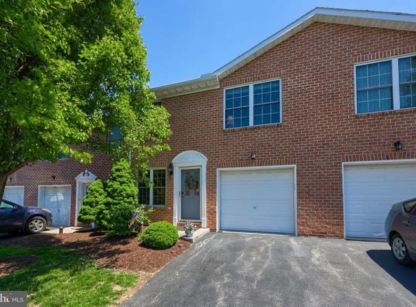 111 SILVER SCREEN Drive, YORK, PA 17402