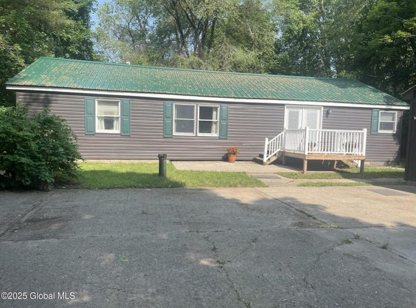 16b 2nd Street, Northumberland, NY 12831