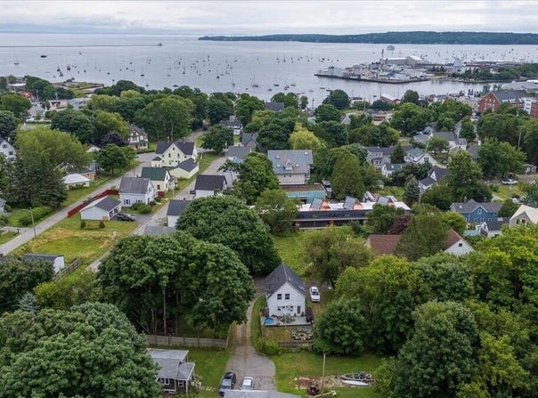 12 Gay St Place, Rockland, ME 04841