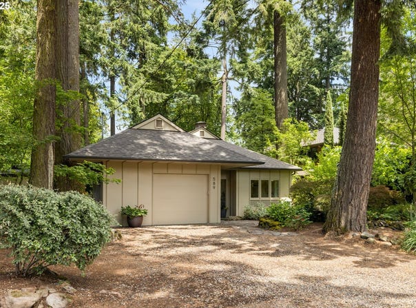589 RIDGEWAY RD, Lake Oswego, OR 97034