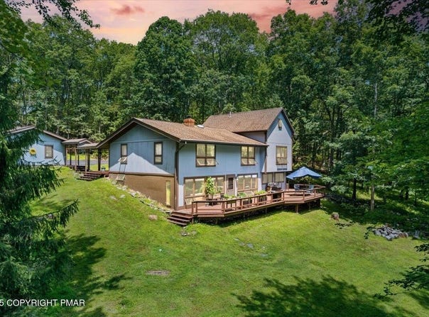 3166 Post Hill Terrace, Henryville, PA 18332