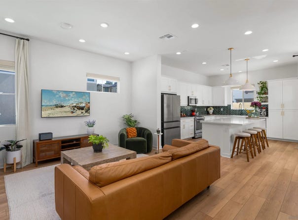 619 Townsend Way, San Marcos, CA 92078