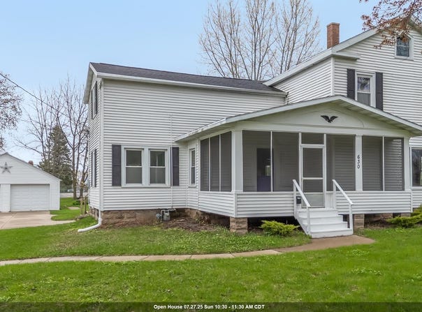 630 MADISON Avenue, OMRO, WI 54963-1628