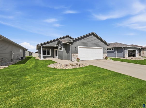 513 S Mary Gene Ave, Sioux Falls, SD 57106