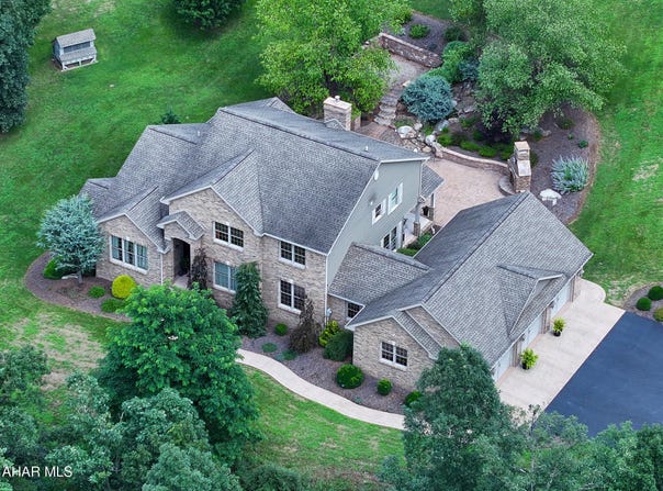 1402 Pittman Hollow Road, Everett, PA 15537