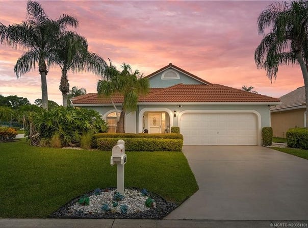 6013 SE Grand Cay Court, Stuart, FL 34997