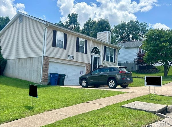 1322 Rockwood Forest Drive, Arnold, MO 63010