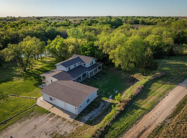 13947 Sun City Rd, Sun City, KS 67143