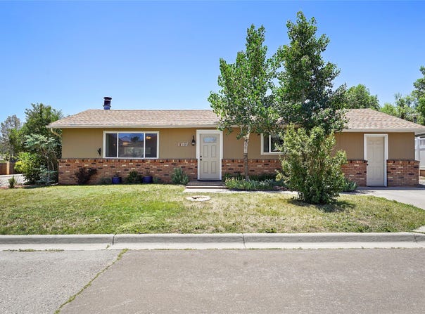 1082 Pinon, Los Alamos, NM 87544