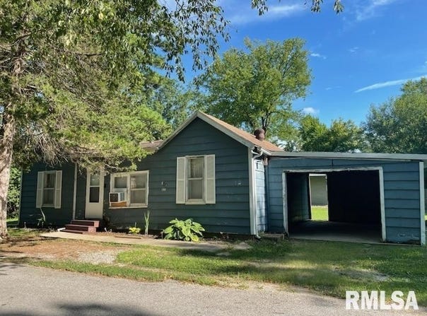 822 W Kennicott Street, Carbondale, IL 62901