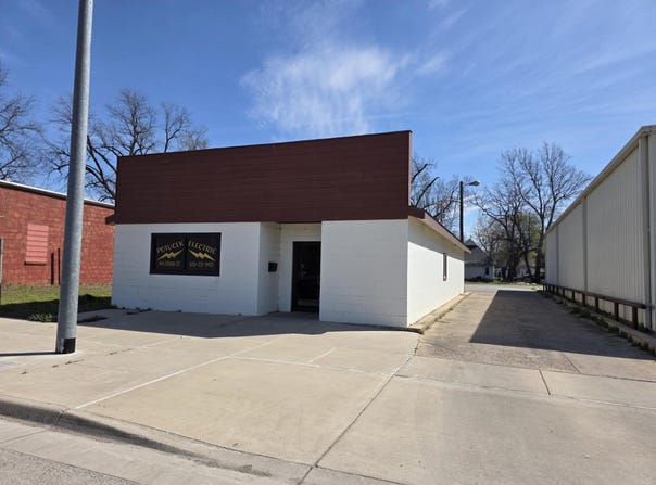 408 Main St, Winfield, KS 67156