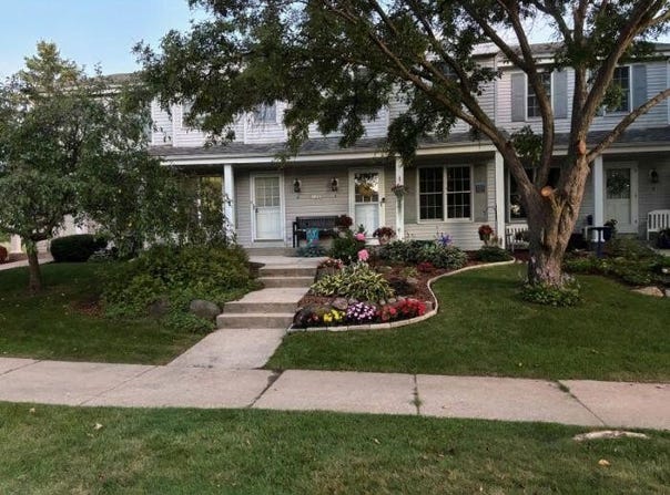 123 E Rivera Dr, Waukesha, WI 53189
