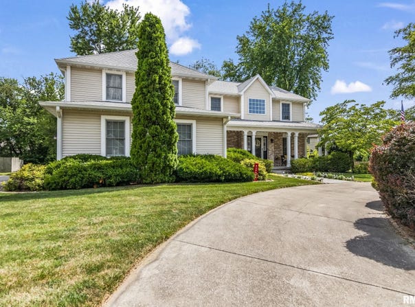 816 E SPRUCE Street, Chatham, IL 62629
