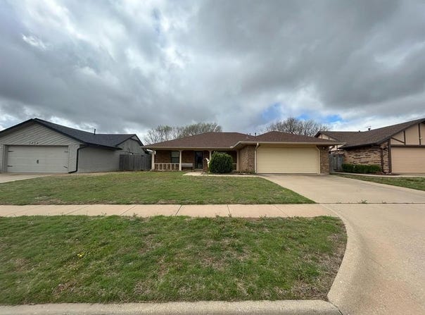 7216 NW Dogwood Lane, Lawton, OK 73505
