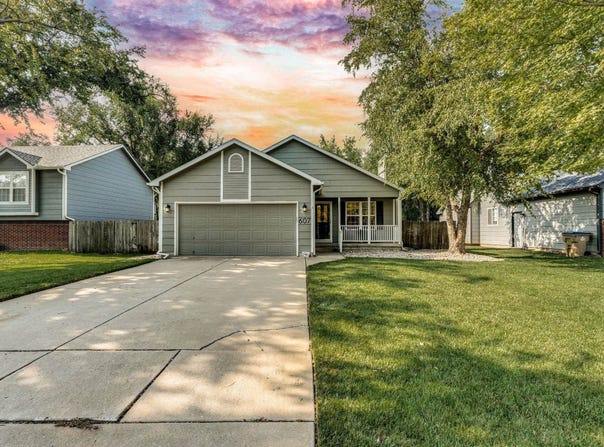 607 Deerfield, Valley Center, KS 67147