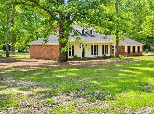 7500 Dolphin Drive, Pine Bluff, AR 71603