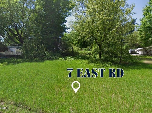7 E Road, Queensbury, NY 12804