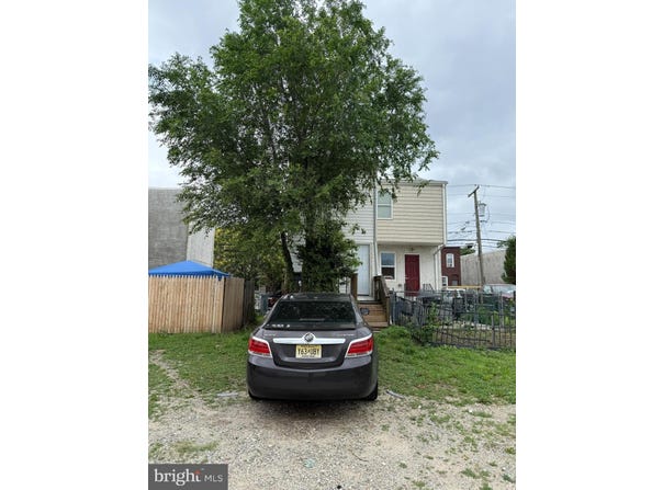 809 S 6TH STREET, CAMDEN, NJ 08102