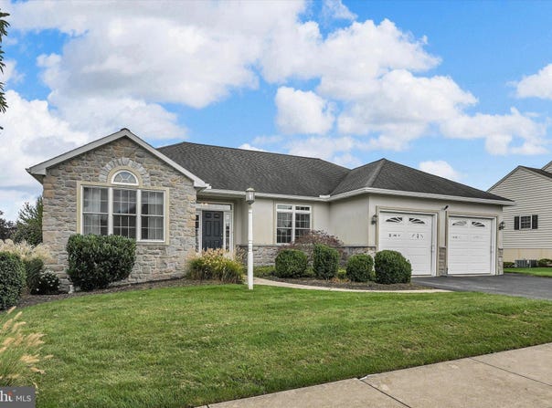 76 FARMINGTON Lane, ELIZABETHTOWN, PA 17022