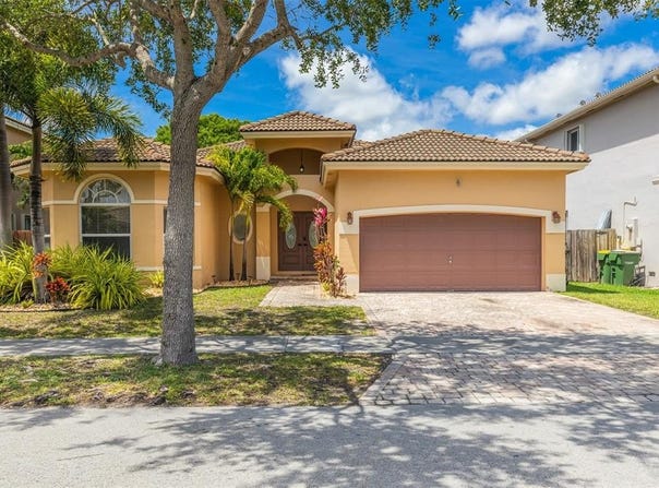 2015 SE 18th Ct, Homestead, FL 33035