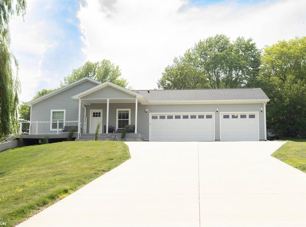 2006 10Th Street, Eldora, IA 50627
