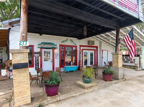 277 Old Highway 20 E, Paige, TX 78659