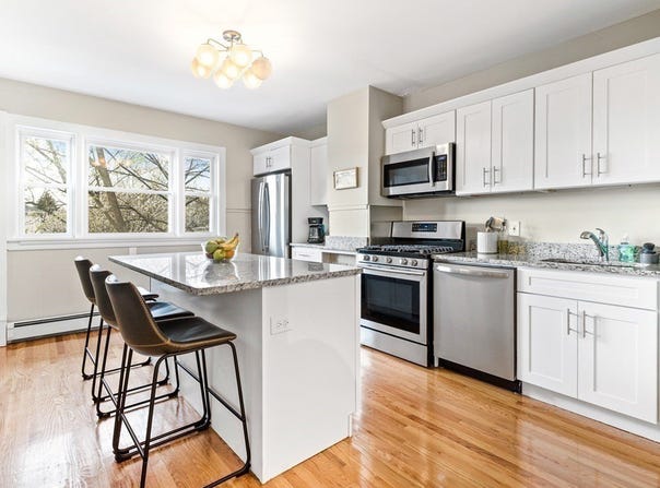 30 Putnam St, Somerville, MA 02143